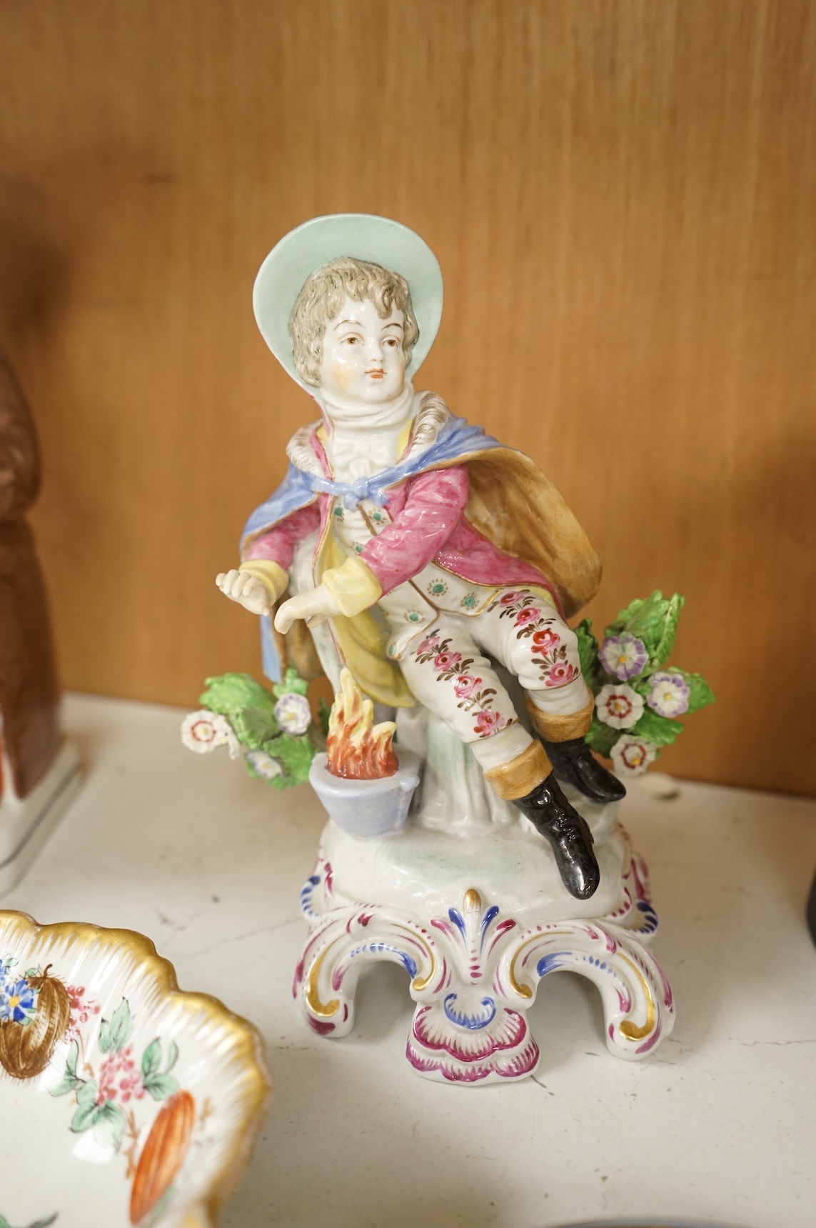 18th century and later ceramics to include first period Worcester, a Doulton ‘Peace’ figurine, Toby jug, etc